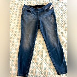 Women’s Maurice’s skinny jeans